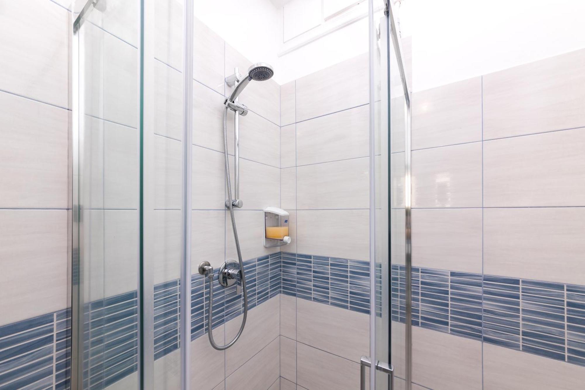 Guest house Galia Roomsself Check In H24 *