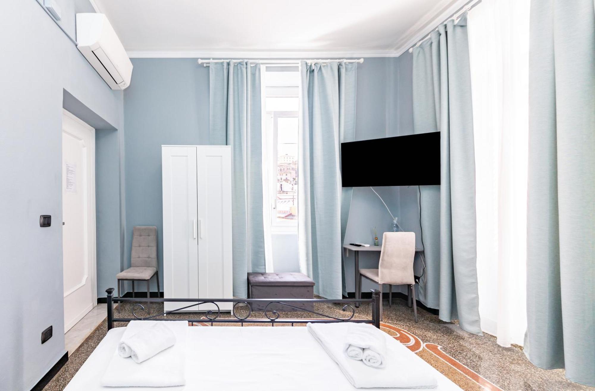 Galia Roomsself Check In H24 * Genoa