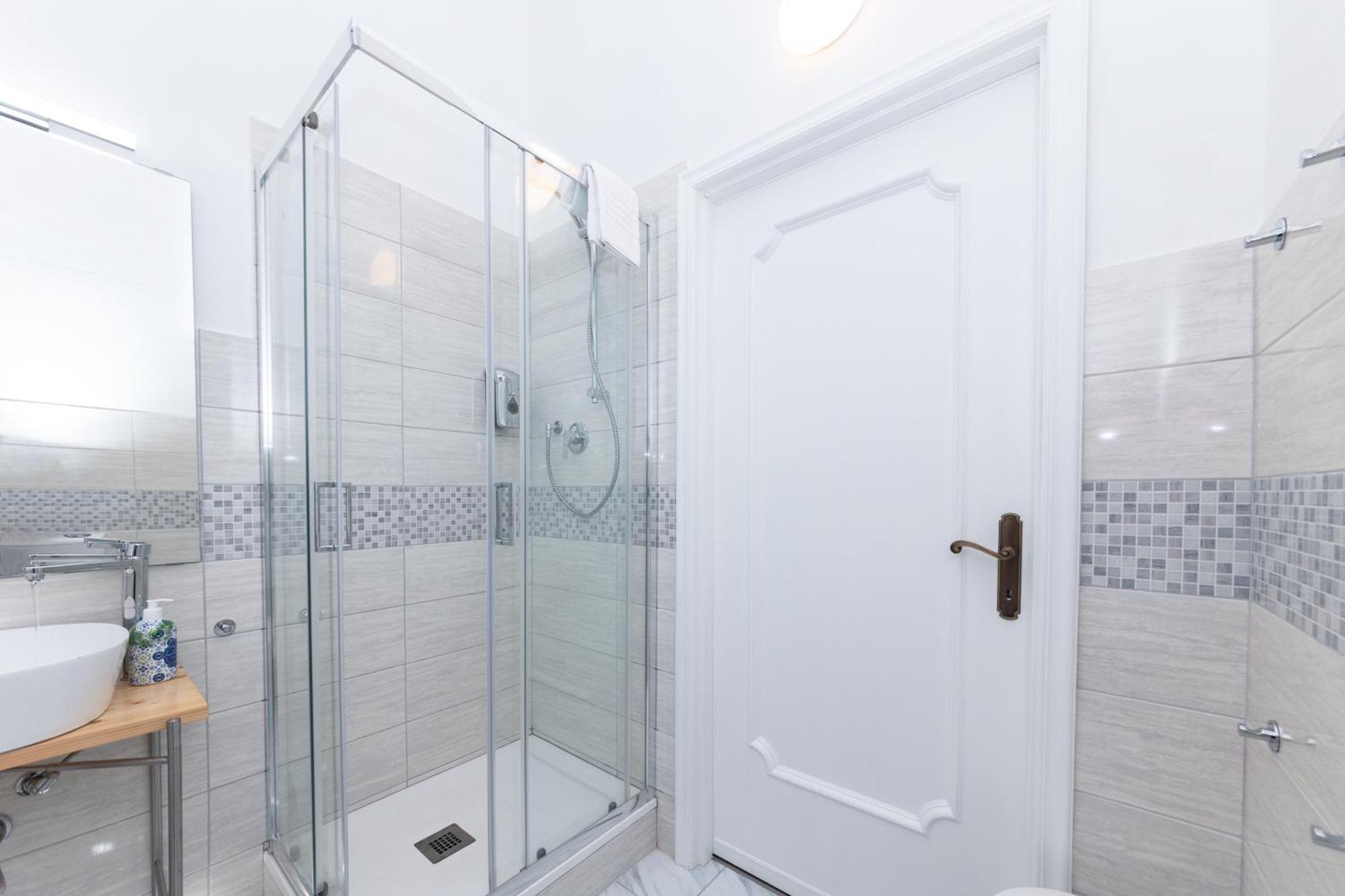 Guest house Galia It Self Check In H24 *