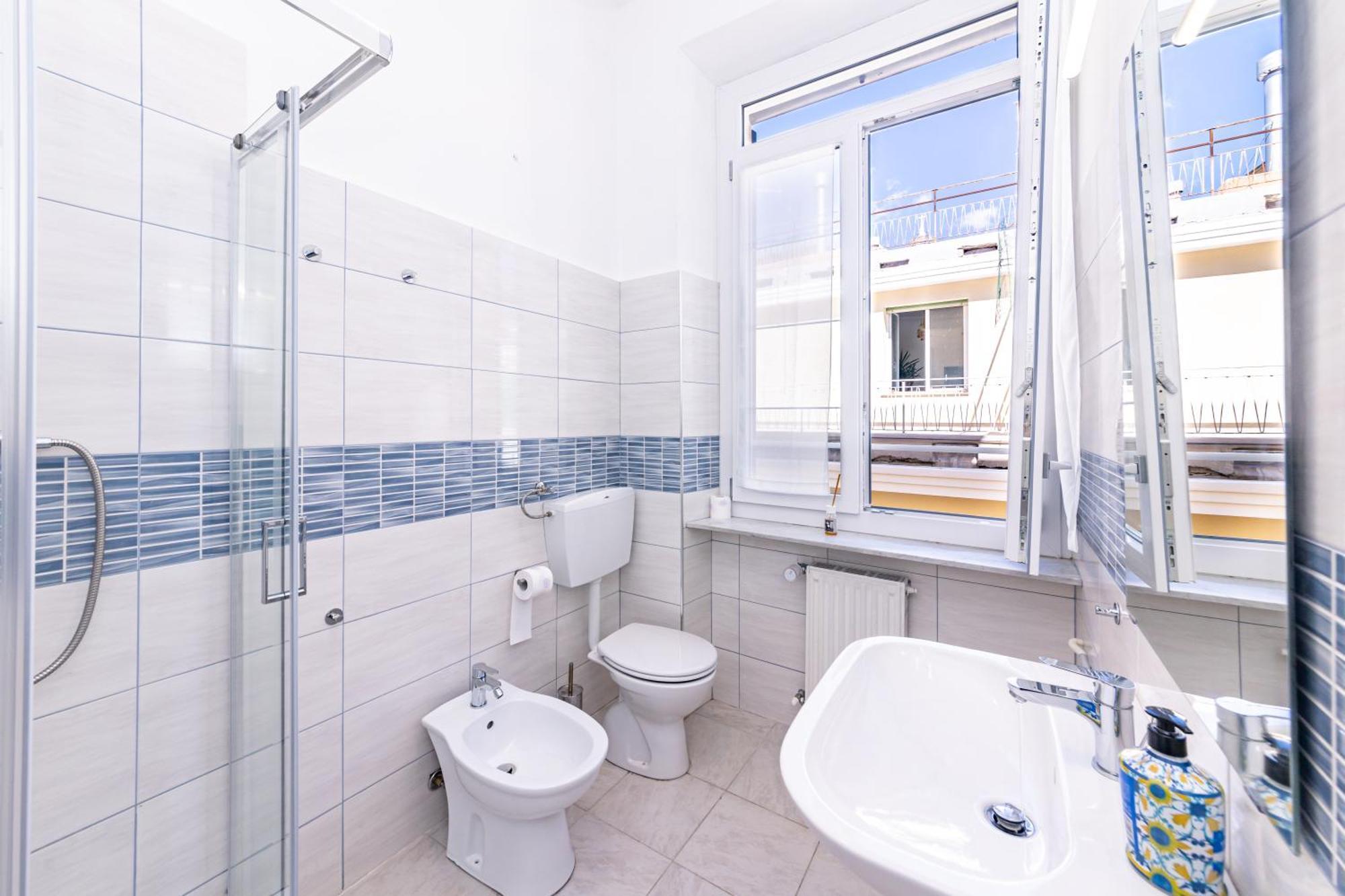 Galia Roomsself Check In H24 * Genoa