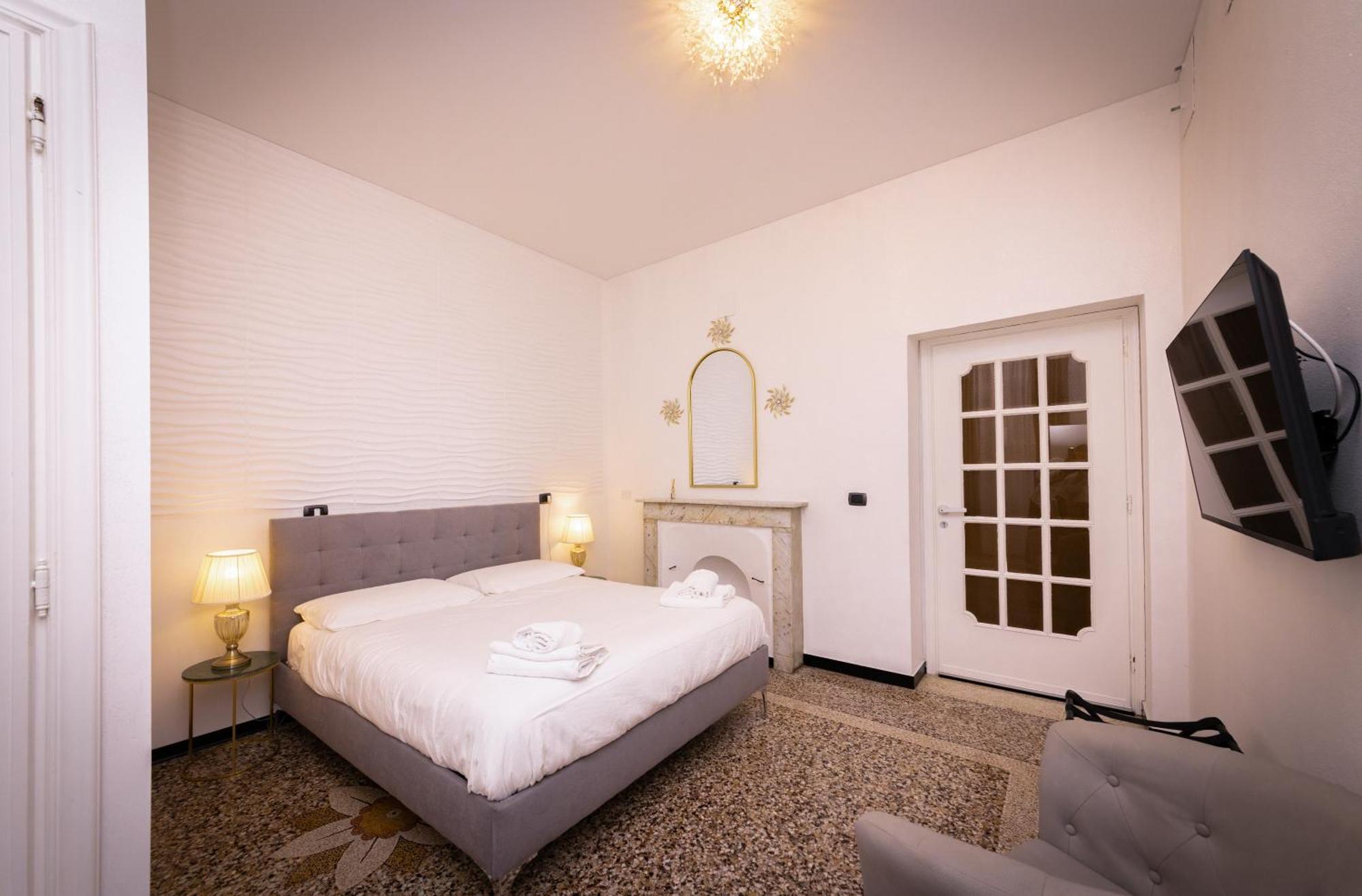 Galia Roomsself Check In H24 * Genoa